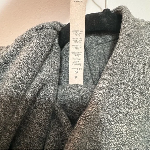 Lululemon 🍋 - Picture 2 of 3